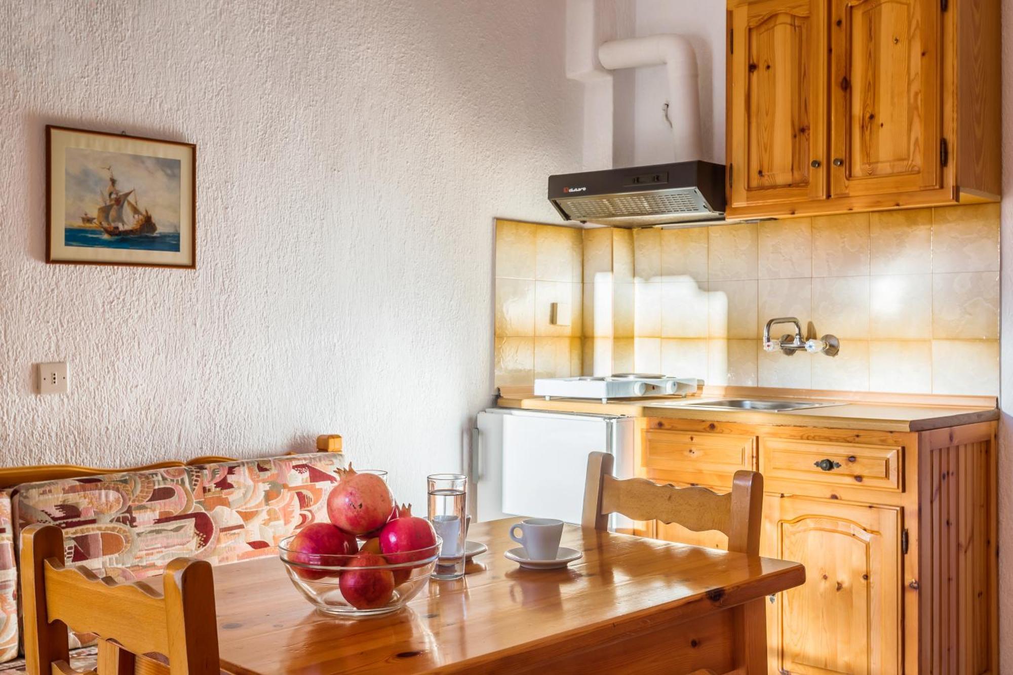 Nikolaos Studios Apartments Скопелос Екстериор снимка
