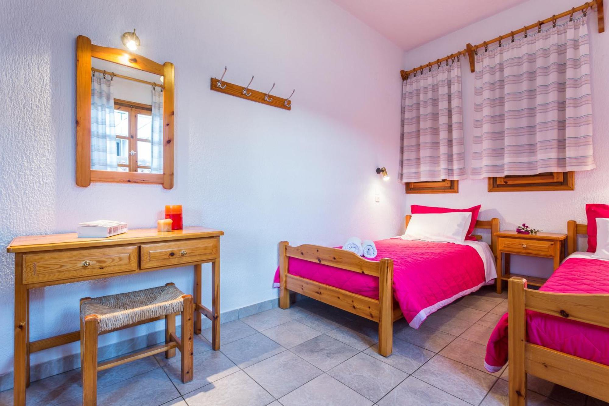 Nikolaos Studios Apartments Скопелос Екстериор снимка