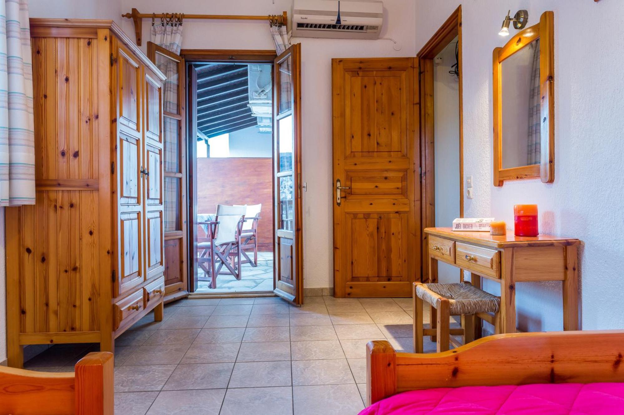 Nikolaos Studios Apartments Скопелос Екстериор снимка