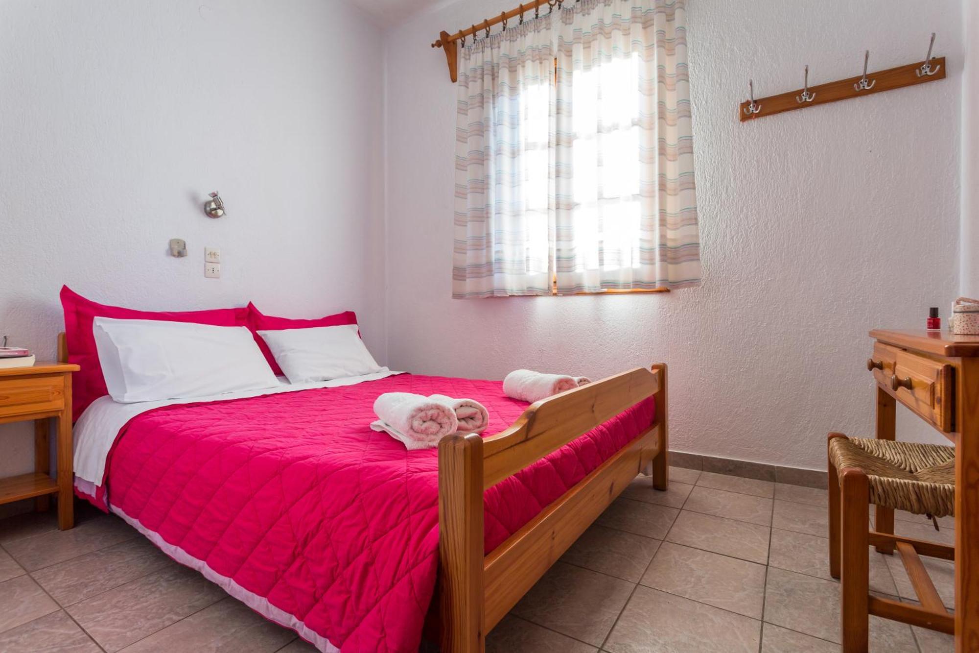 Nikolaos Studios Apartments Скопелос Екстериор снимка