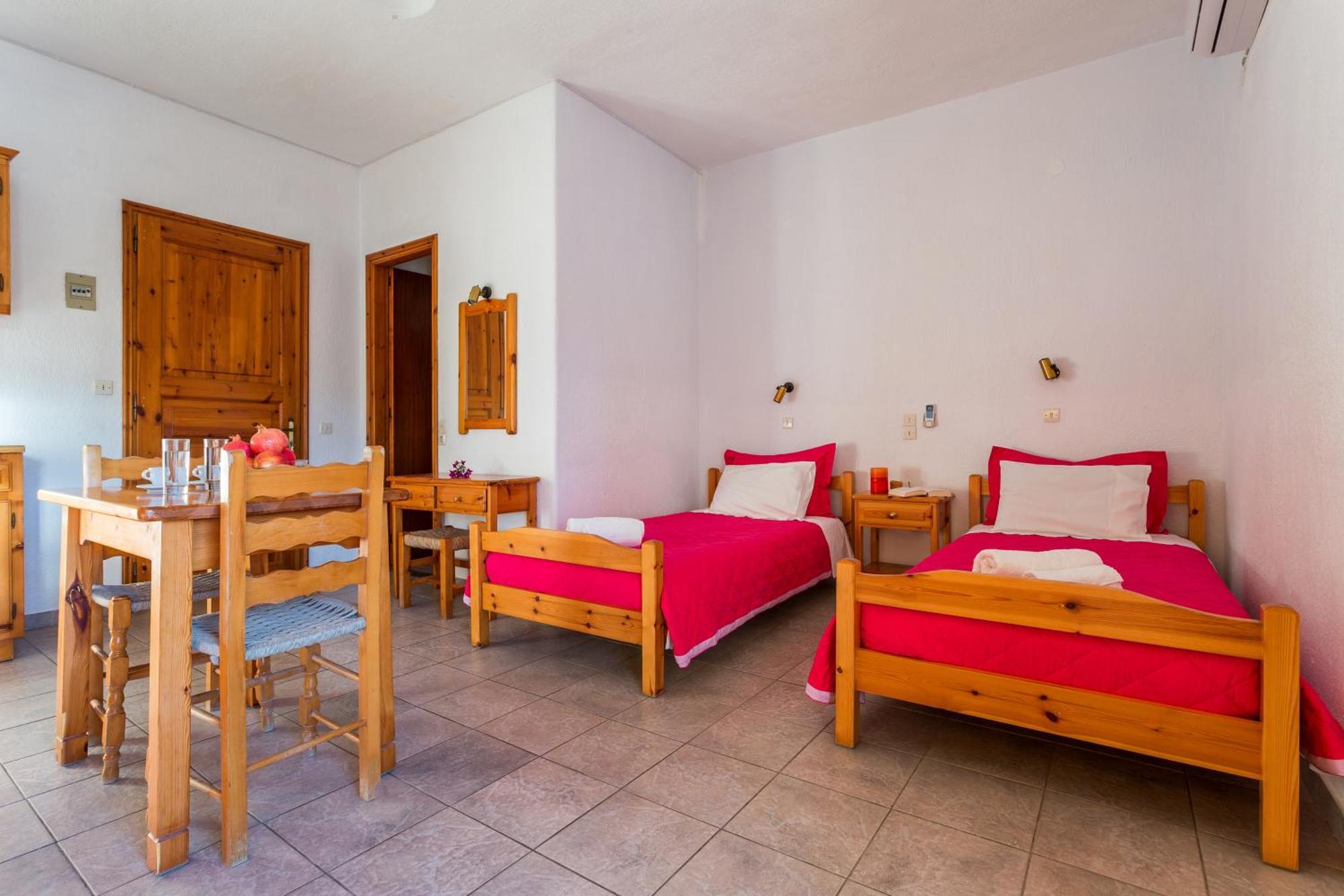 Nikolaos Studios Apartments Скопелос Екстериор снимка