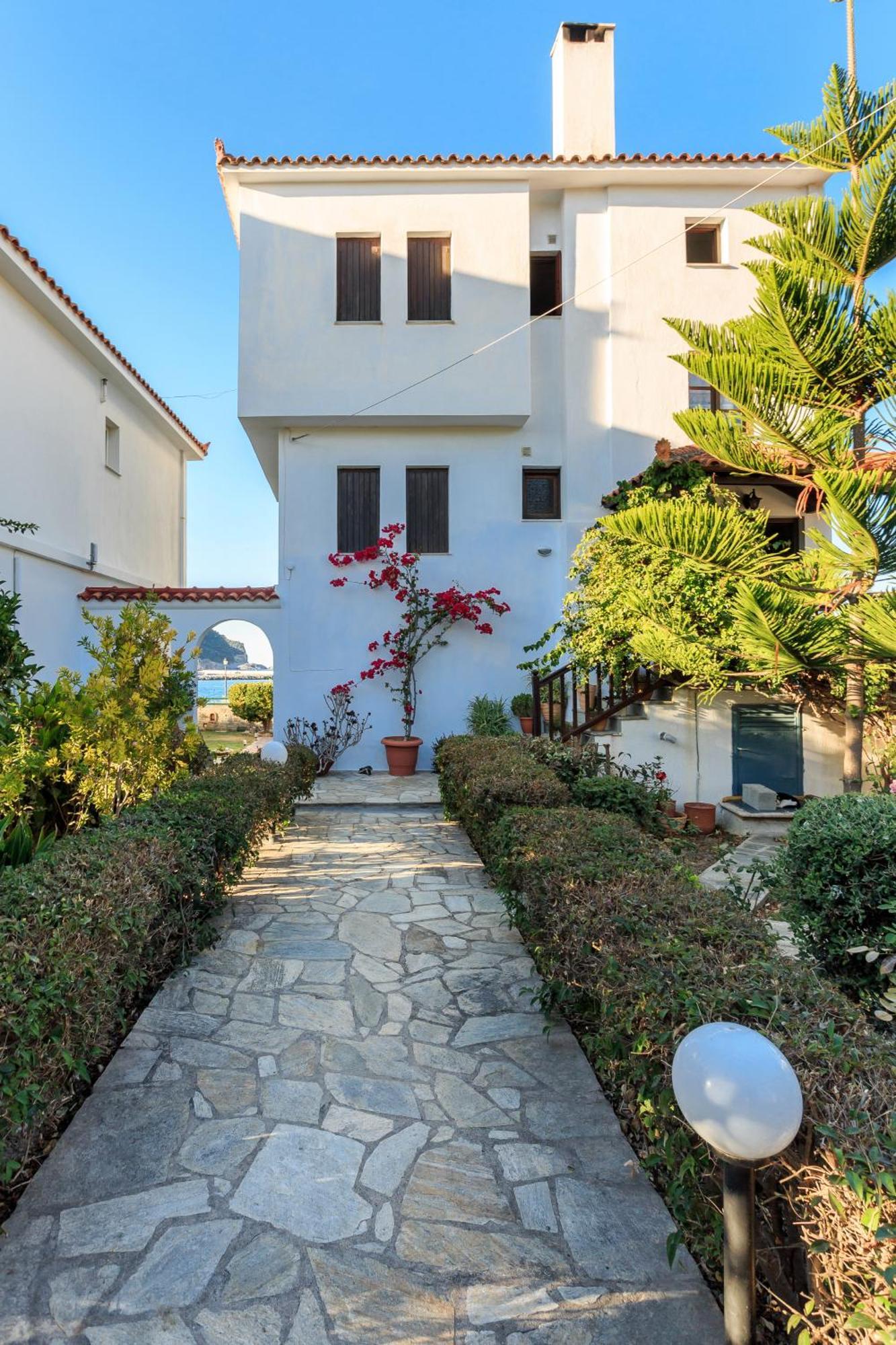 Nikolaos Studios Apartments Скопелос Екстериор снимка
