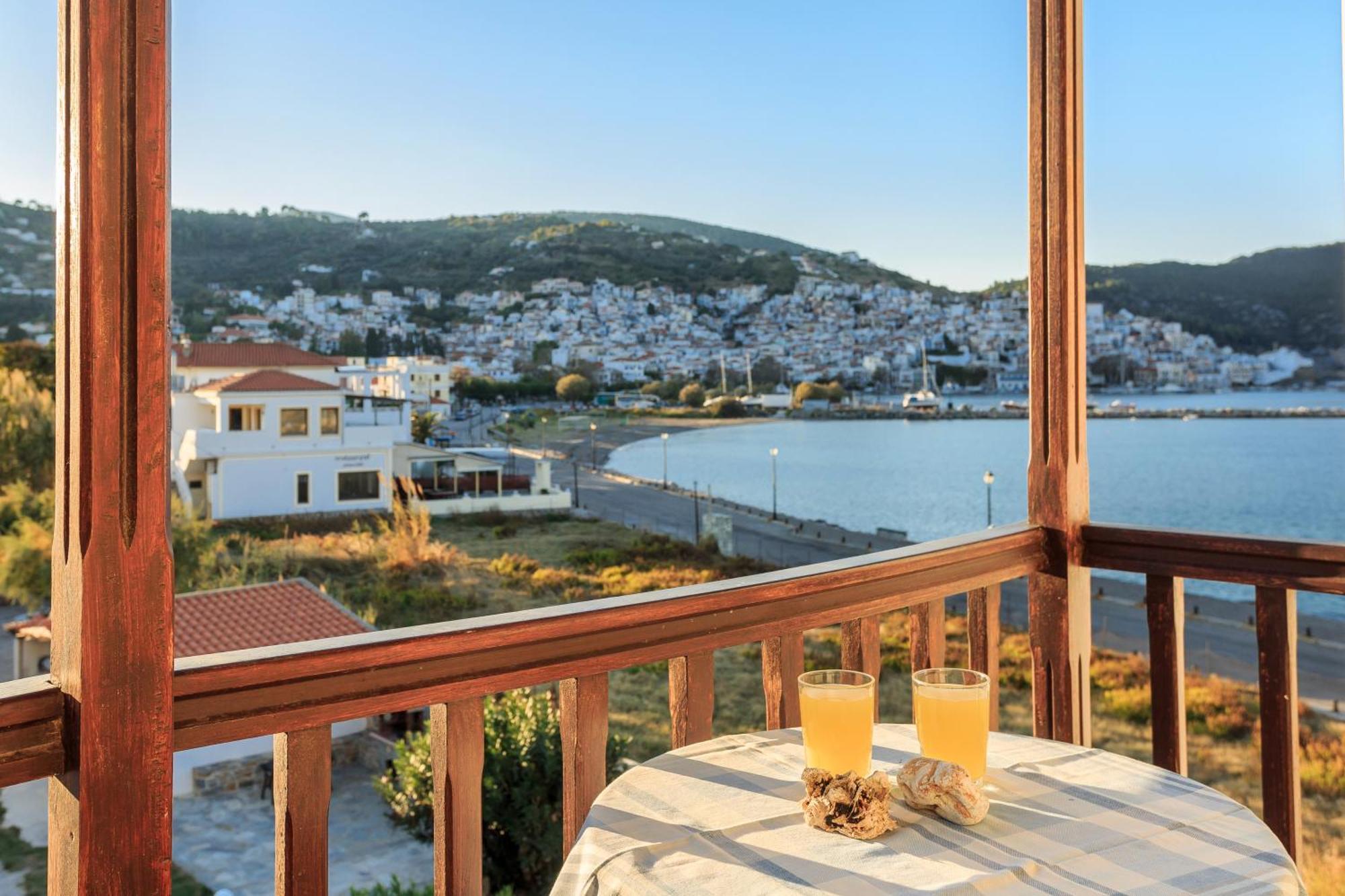 Nikolaos Studios Apartments Скопелос Екстериор снимка