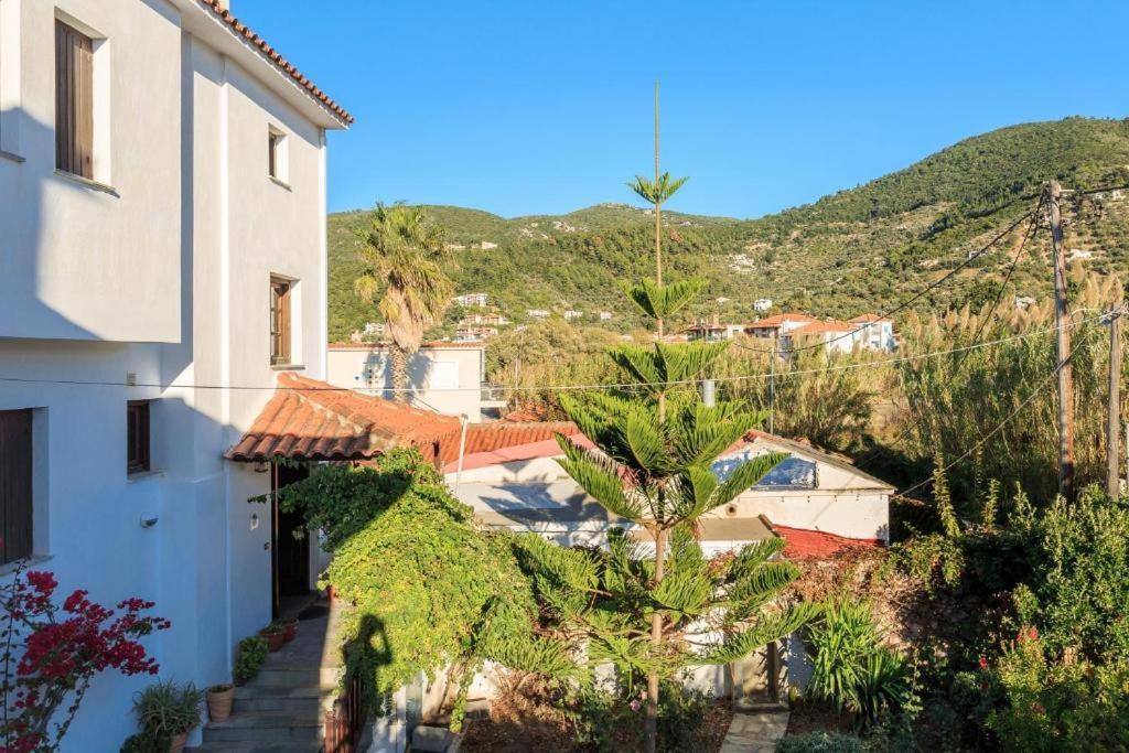 Nikolaos Studios Apartments Скопелос Екстериор снимка