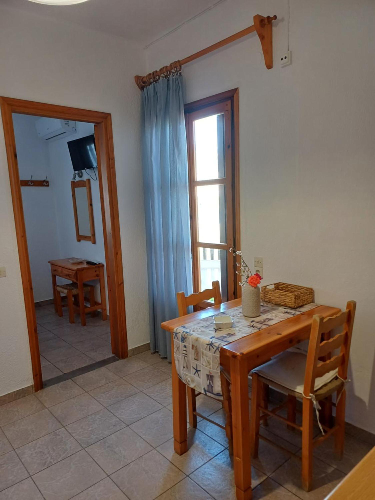 Nikolaos Studios Apartments Скопелос Екстериор снимка