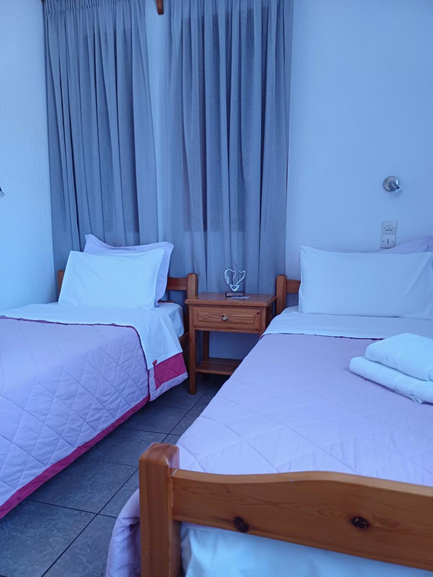 Nikolaos Studios Apartments Скопелос Екстериор снимка