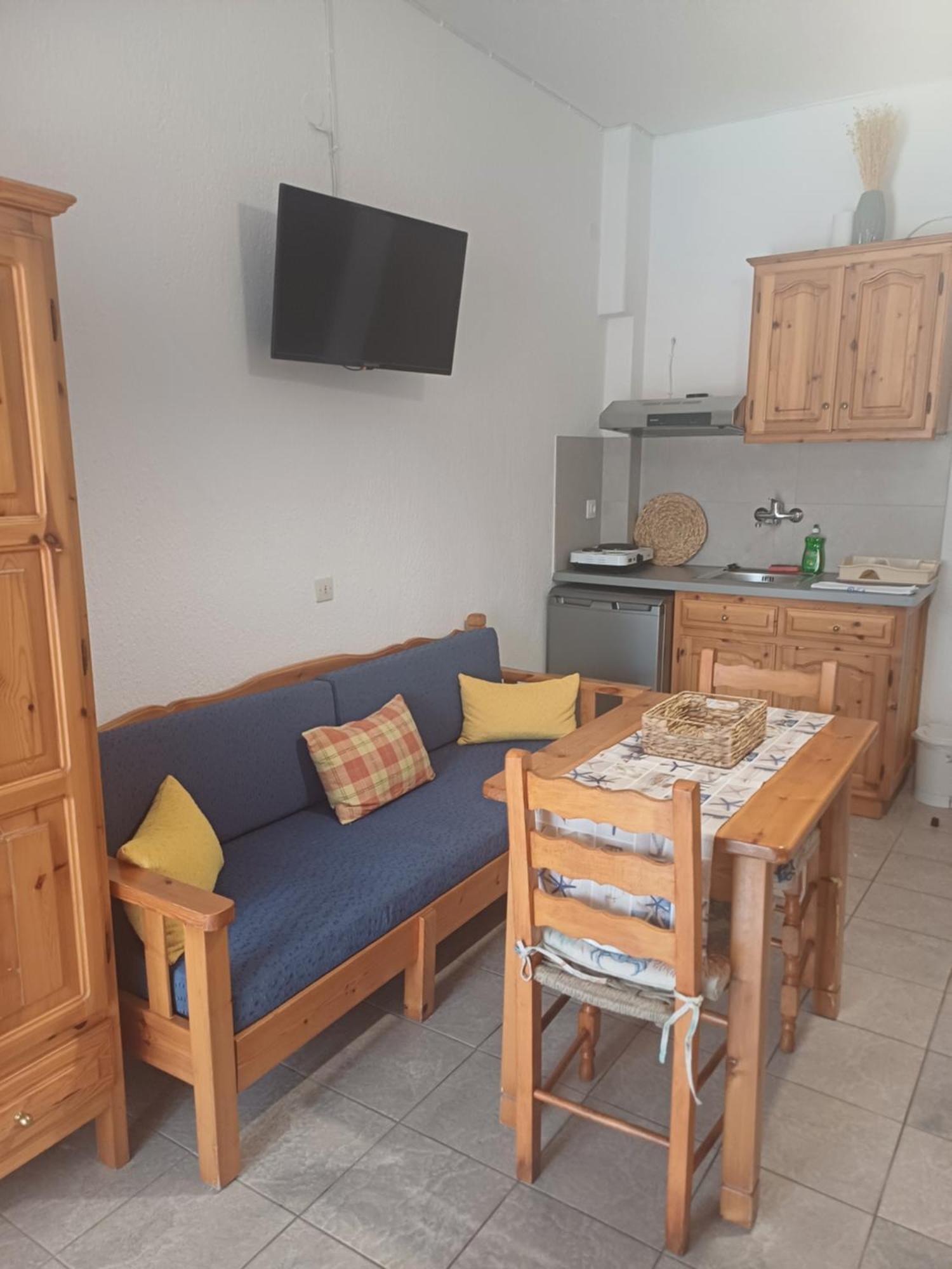 Nikolaos Studios Apartments Скопелос Екстериор снимка